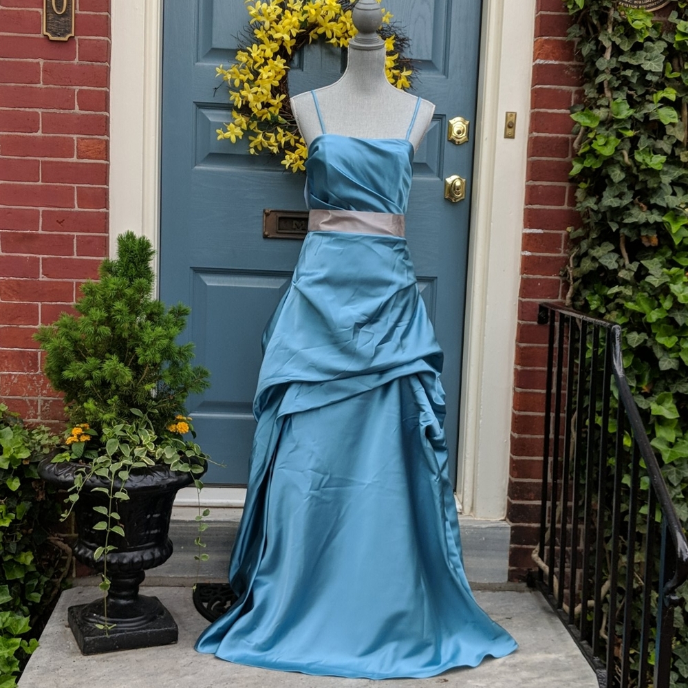 Watters and Watters WTOO gown